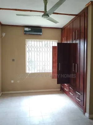 6bdrm House in Hfc Estate Area, Spintex for rent