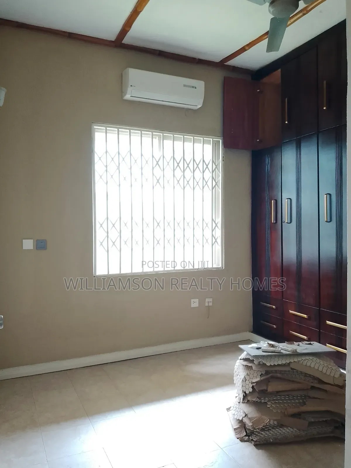 6bdrm House in Hfc Estate Area, Spintex for rent