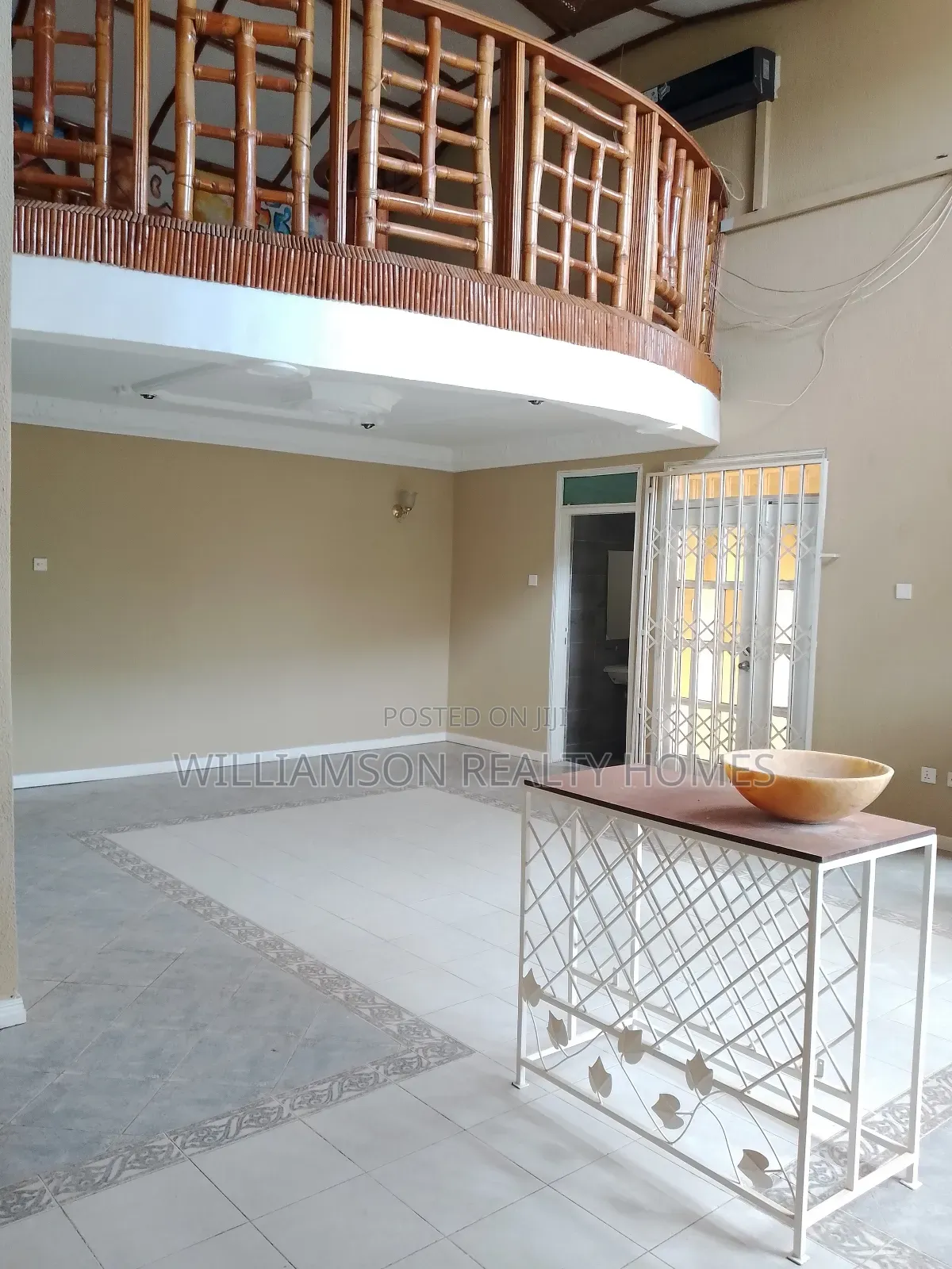 6bdrm House in Hfc Estate Area, Spintex for rent