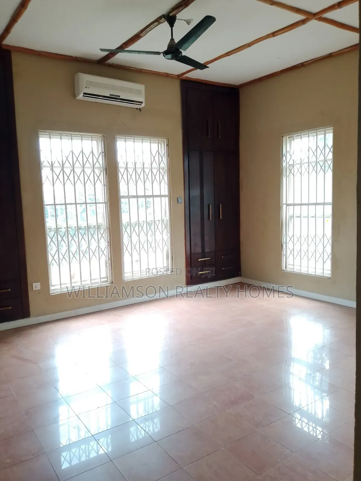 6bdrm House in Hfc Estate Area, Spintex for rent