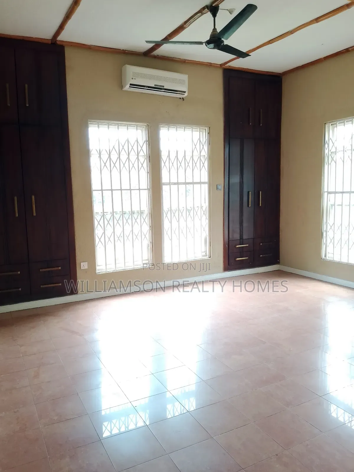 6bdrm House in Hfc Estate Area, Spintex for rent