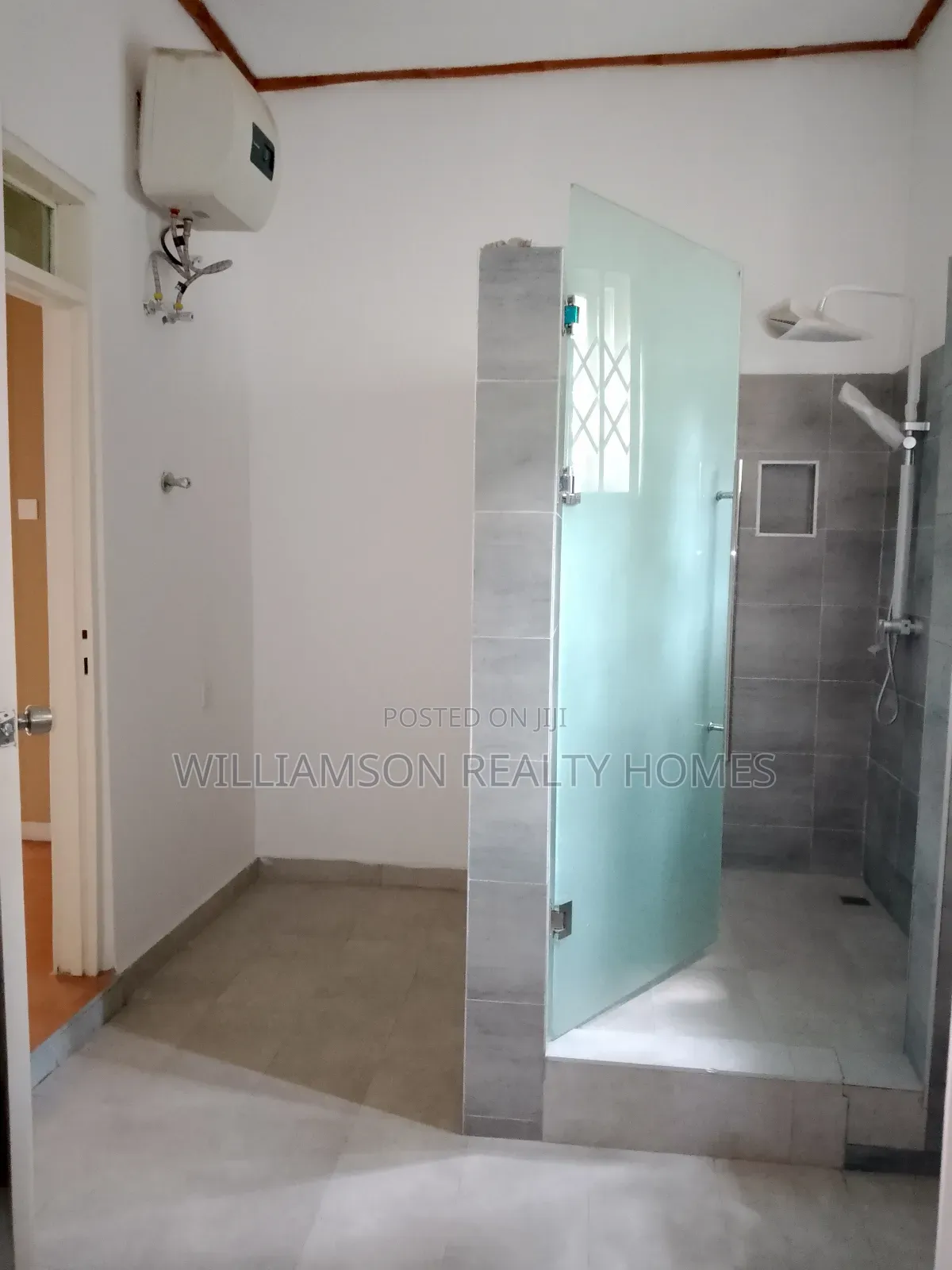 6bdrm House in Hfc Estate Area, Spintex for rent