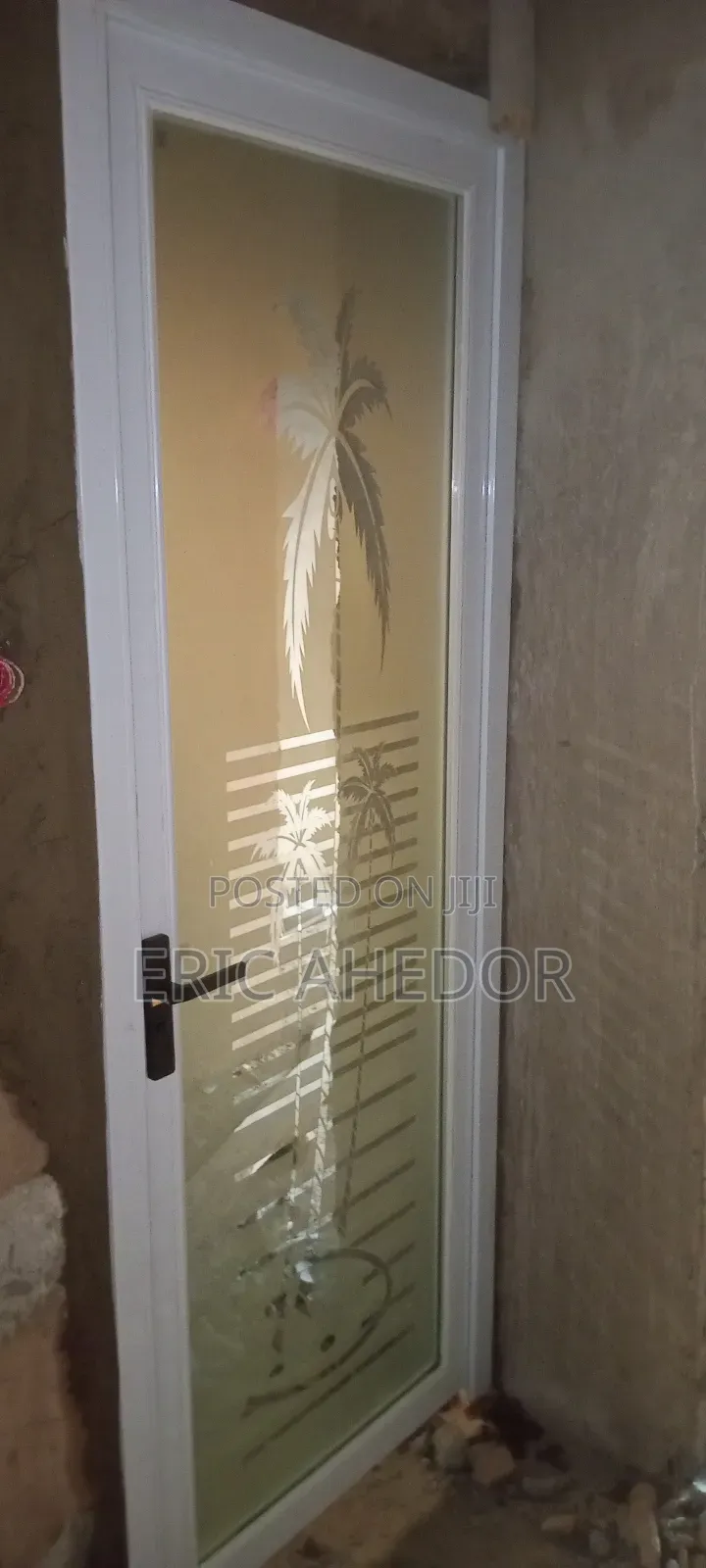 Bathroom and Toilet Glass Door With Coconut Design and Handle