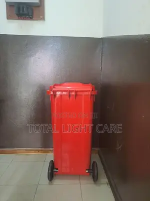 Dustbin/Wastebin With Wheels Small Size