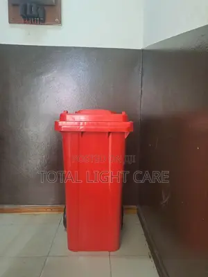 Dustbin/Wastebin With Wheels Small Size