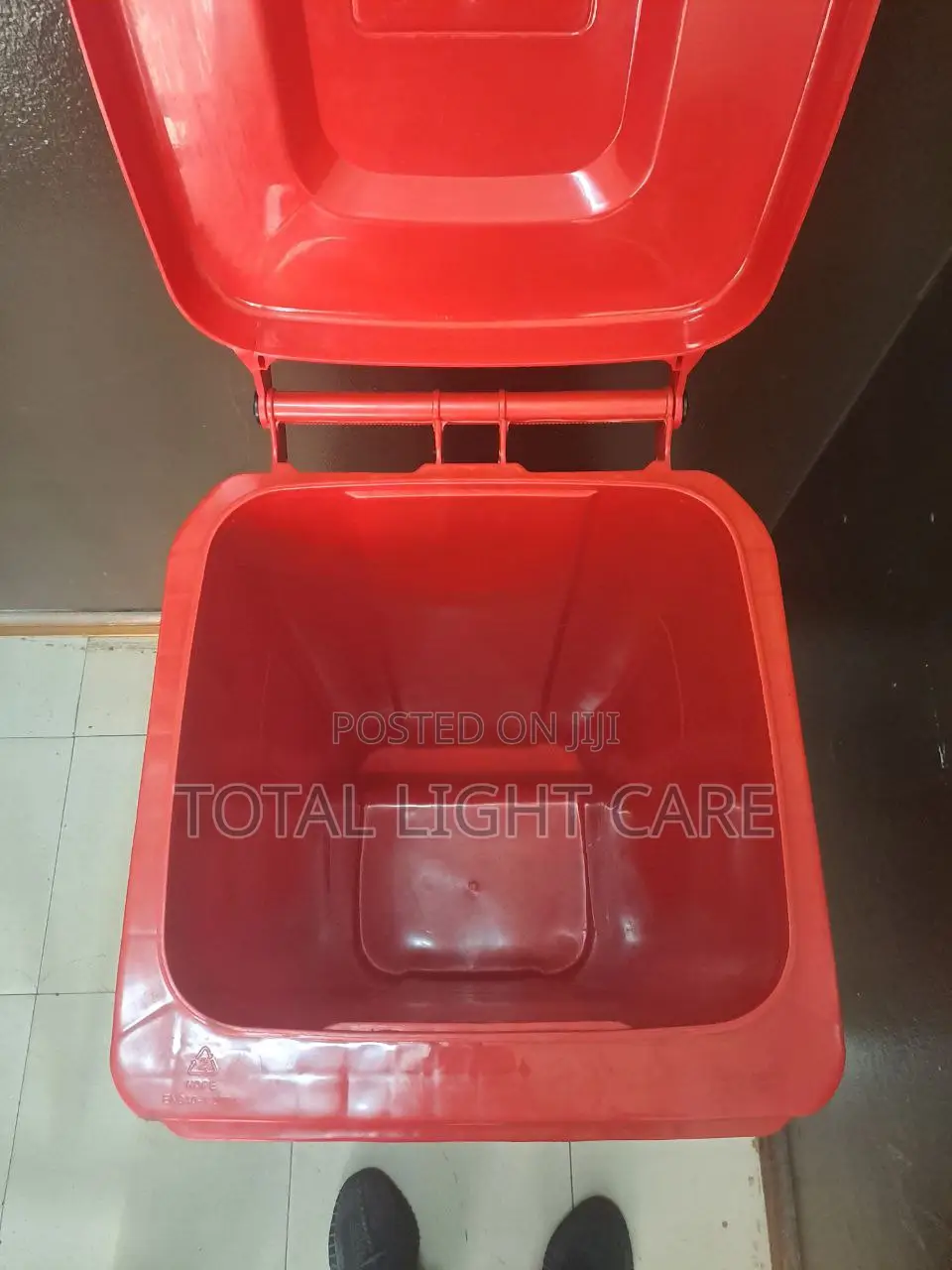 Dustbin/Wastebin With Wheels Small Size