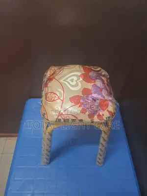 Metal Leg Sitting Stool