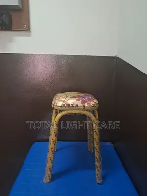 Metal Leg Sitting Stool