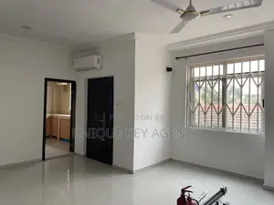 3bdrm Apartment in Unique Key Agency, Dzorwulu for rent