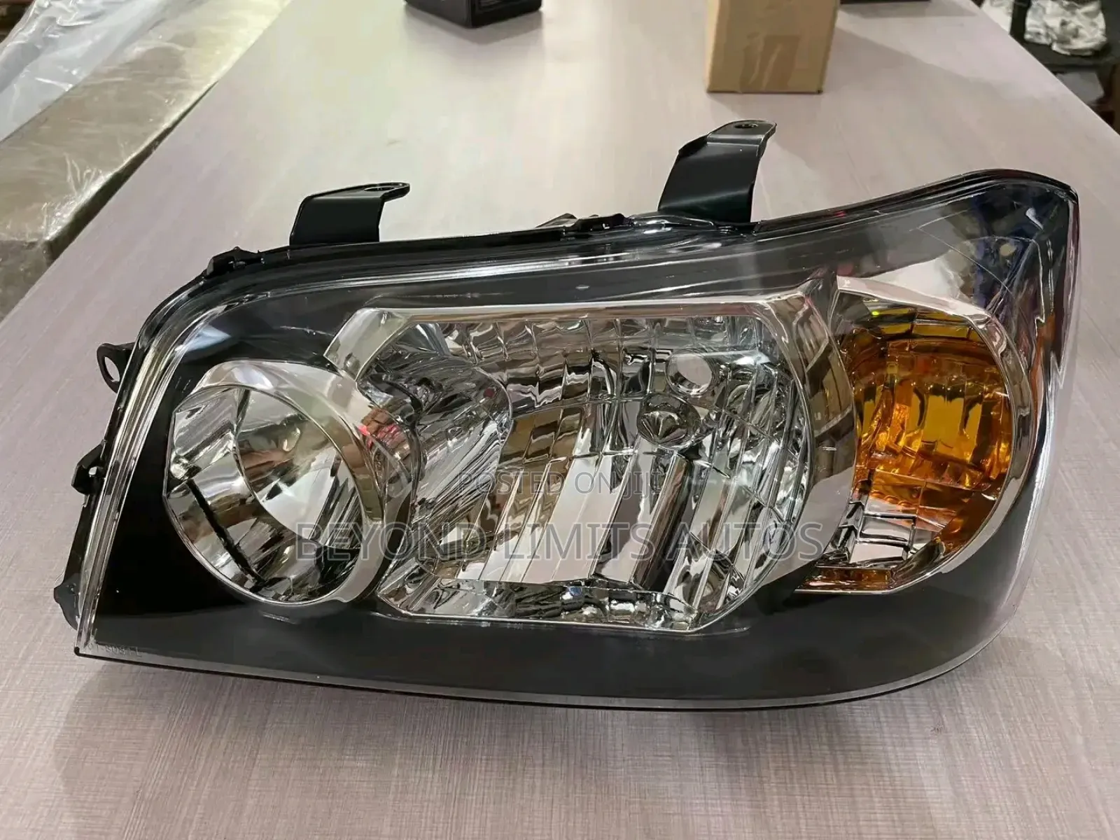 Toyota Highlander 2004,2005,2006 Headlight