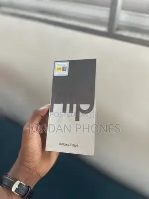 New Samsung Galaxy Z Flip4 256 GB Purple