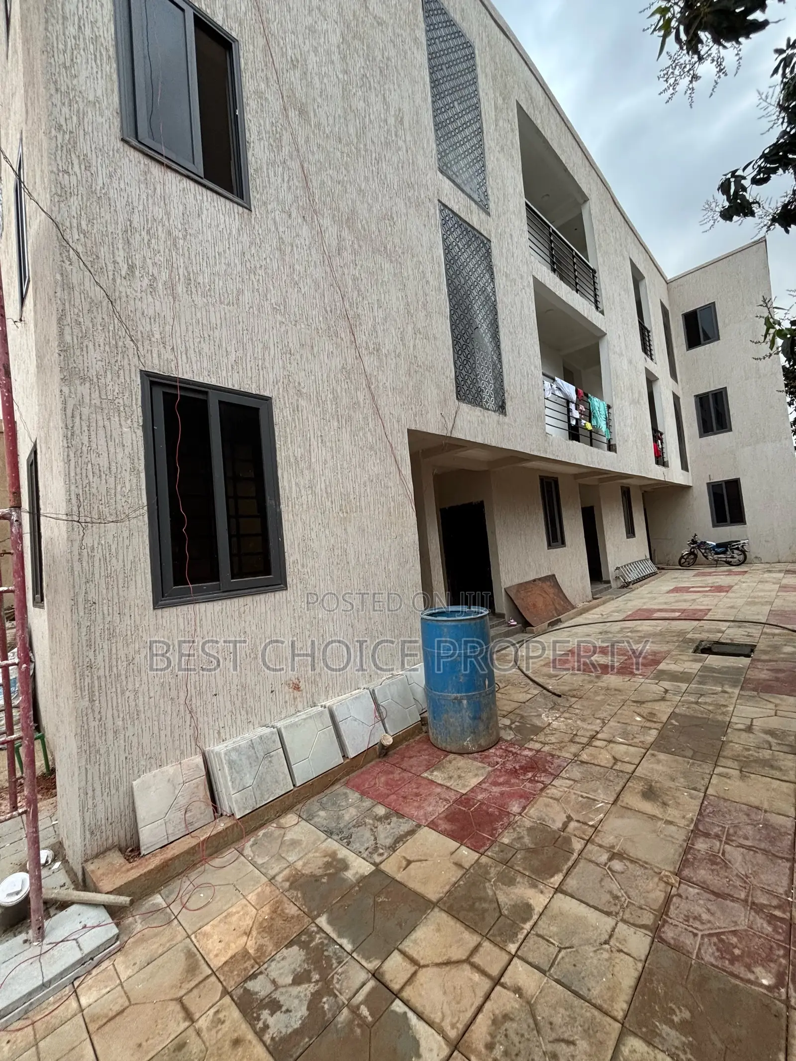 Ex Chamber and Hall Sc Lakeside Community One