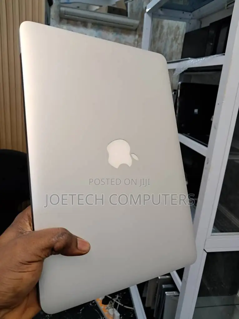 Laptop Apple MacBook Pro 2015 8GB Intel Core i5 SSD 256GB