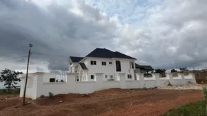 5bdrm House in Millions Properties, Kumasi Metropolitan for sale