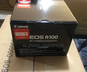 Canon R100 With 18-45mm Lens