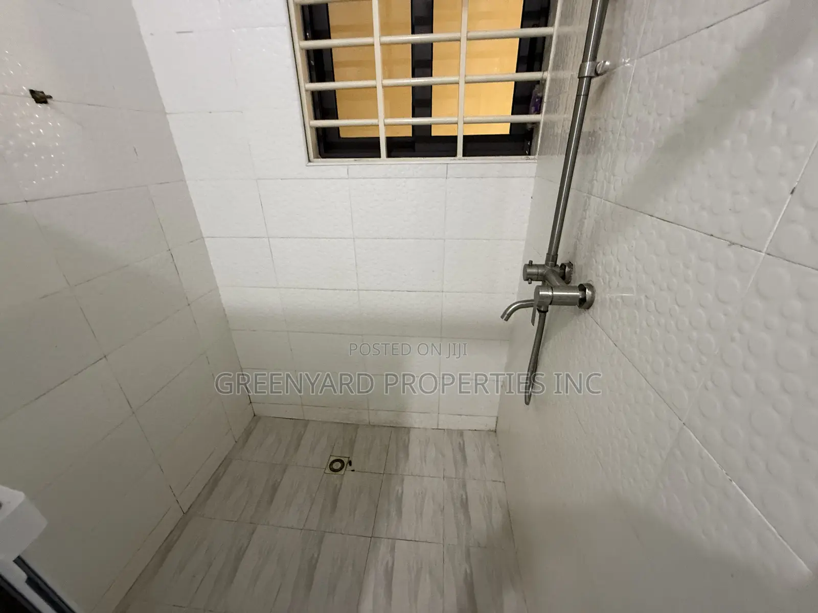 3bdrm Apartment in Ars, East Legon for rent