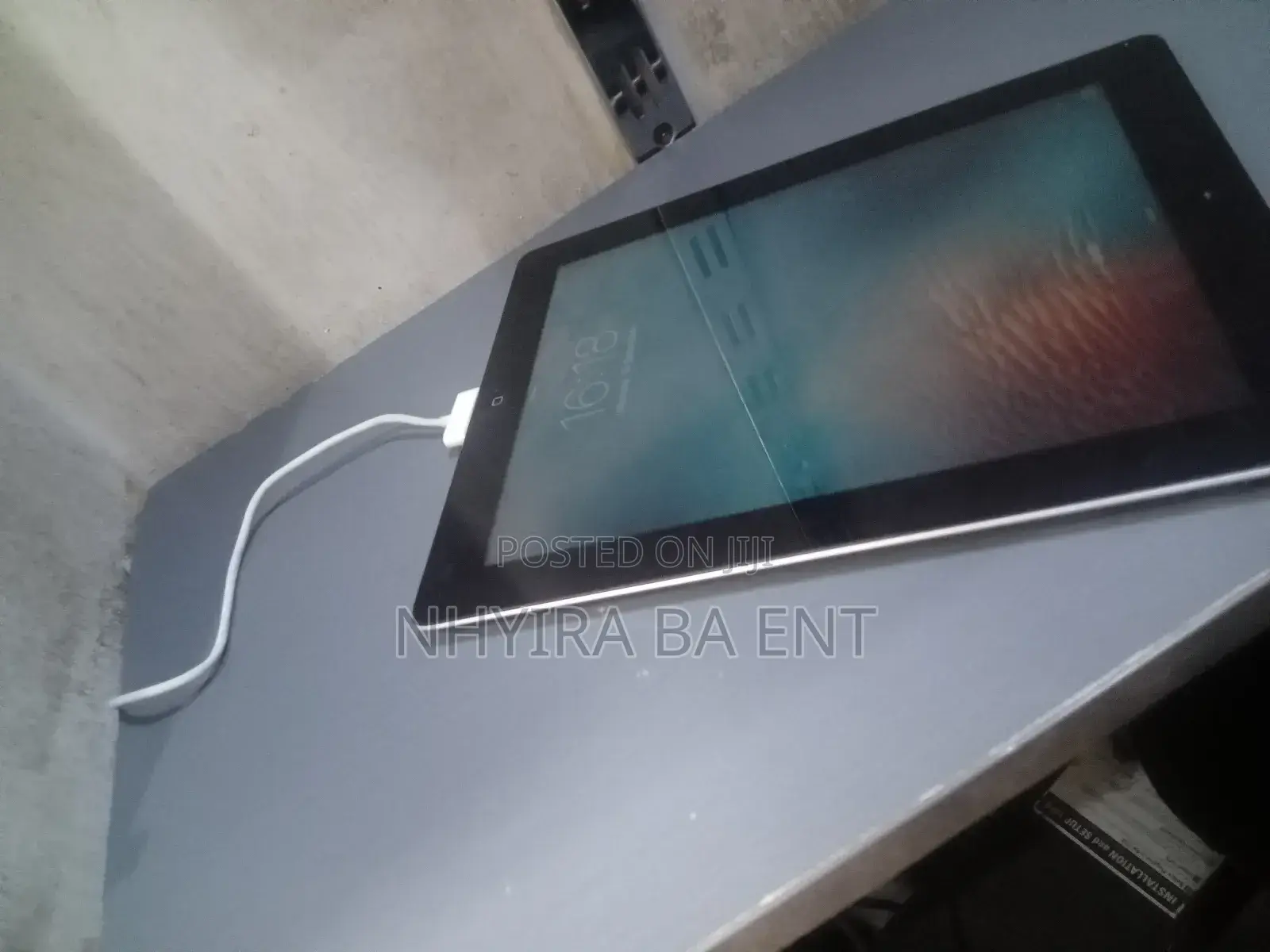 Apple iPad 9.7 16 GB Gray