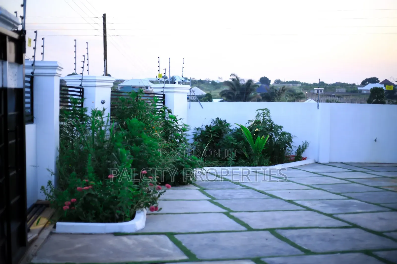 3bedrooms Fully Furnished Apartments for Rent at Ejisu.