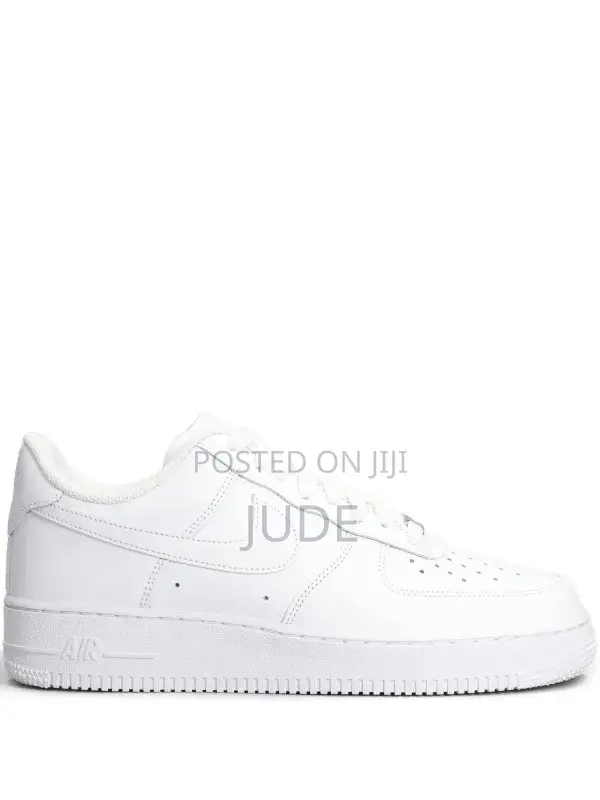 White Nike Airforce