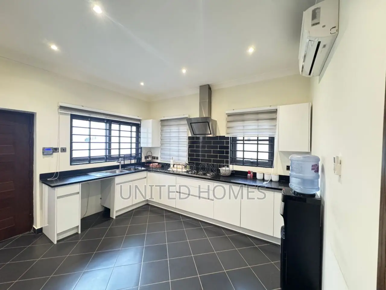 Furnished 4bdrm House in East Legon for sale