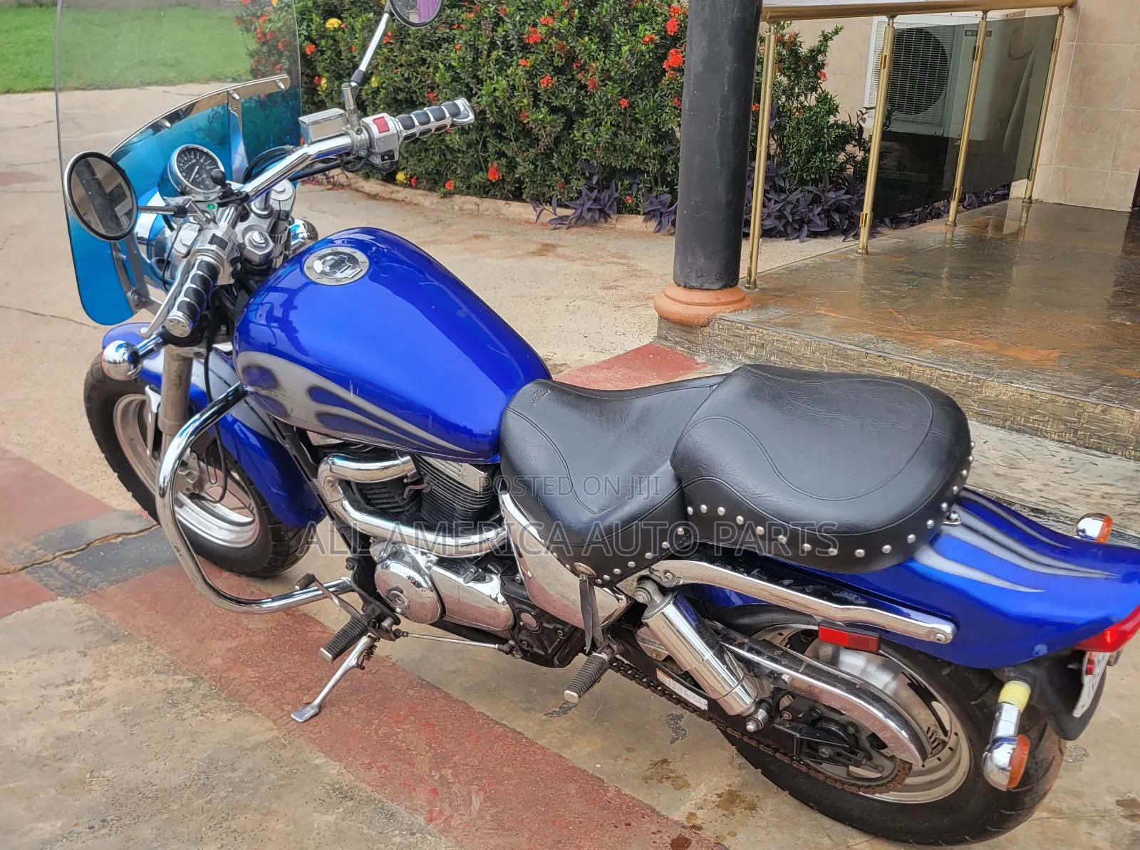 Suzuki 2000 Blue