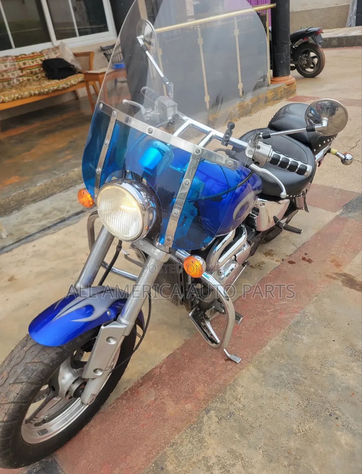 Suzuki 2000 Blue