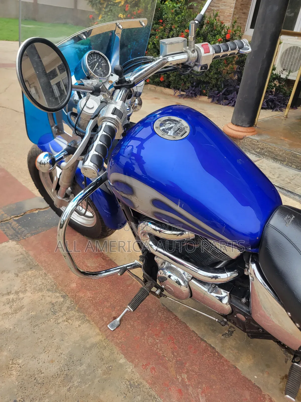 Suzuki 2000 Blue