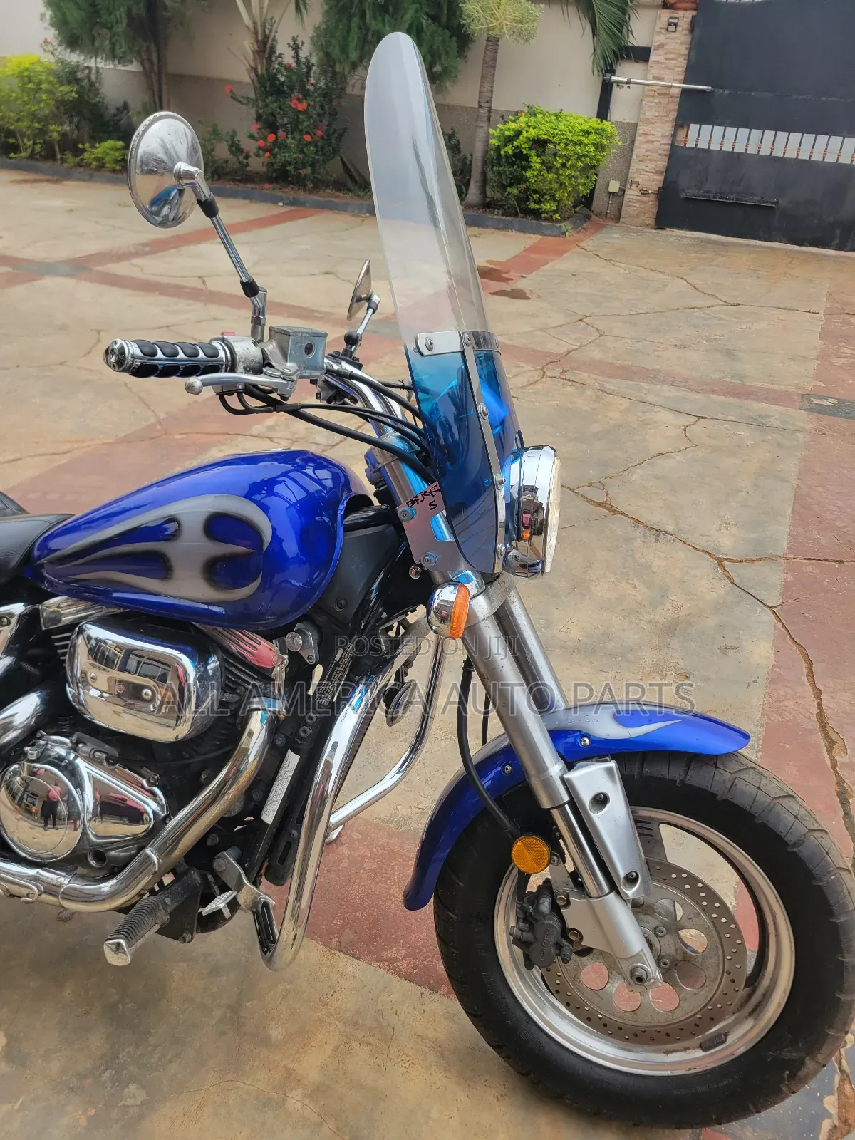 Suzuki 2000 Blue