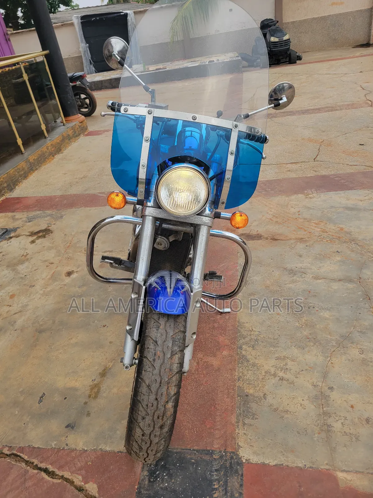 Suzuki 2000 Blue