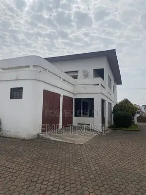 6bdrm Duplex in Achimota Mall Main for sale