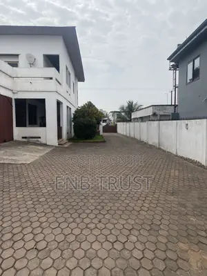 6bdrm Duplex in Achimota Mall Main for sale