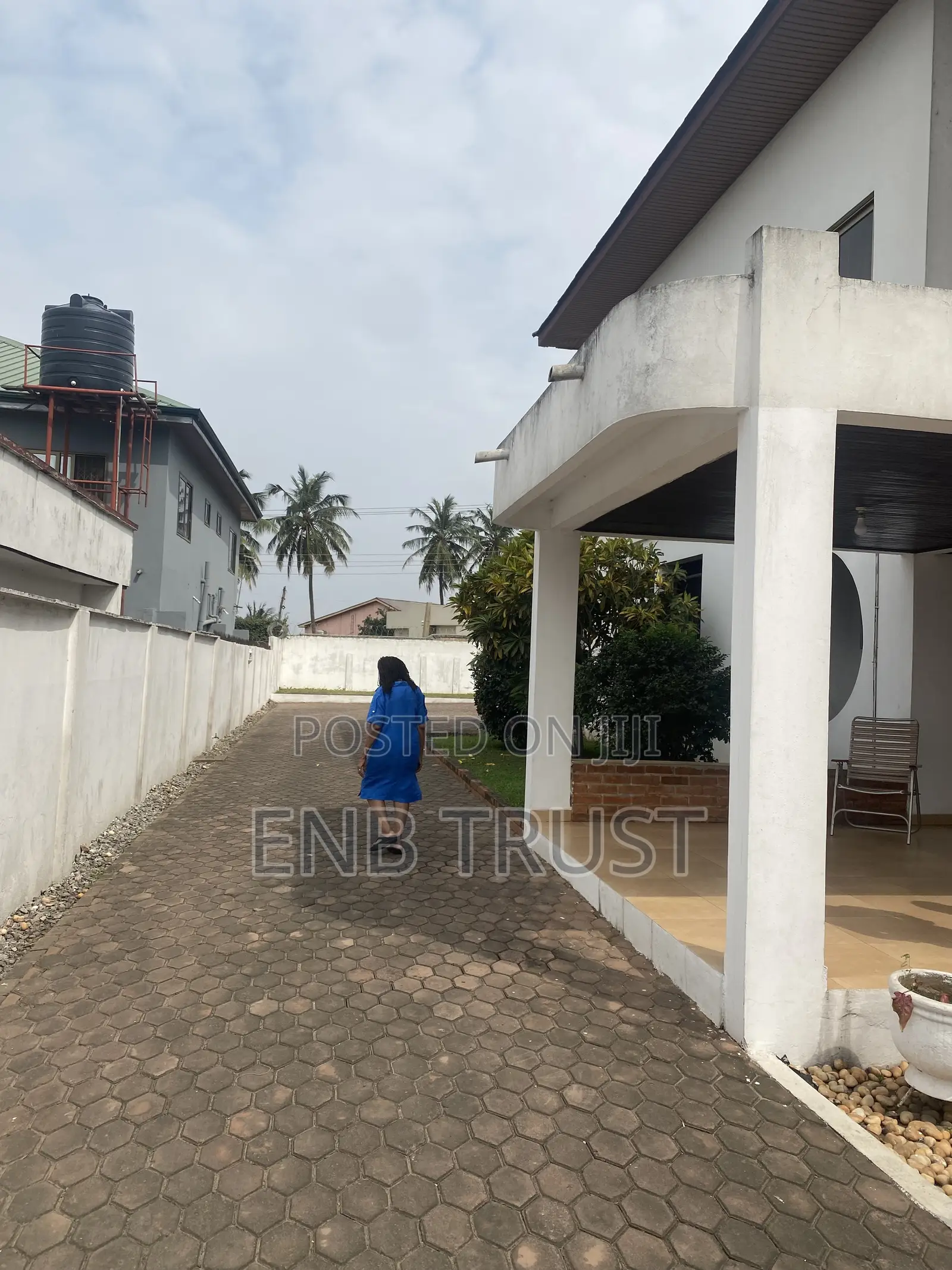 6bdrm Duplex in Achimota Mall Main for sale