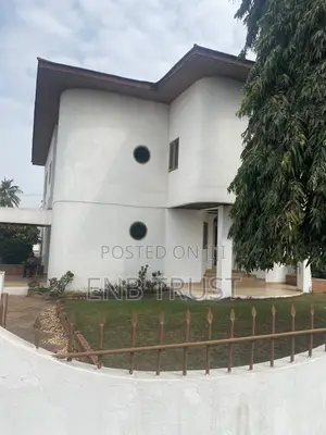 6bdrm Duplex in Achimota Mall Main for sale