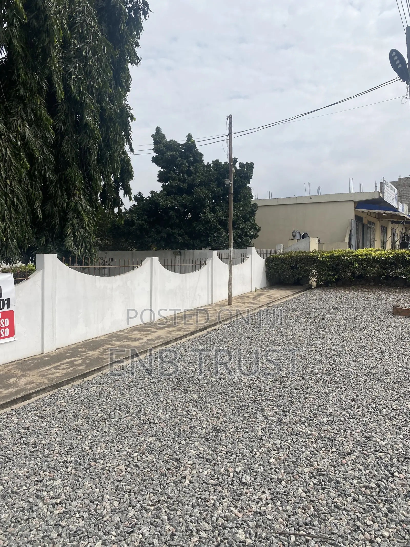 6bdrm Duplex in Achimota Mall Main for sale