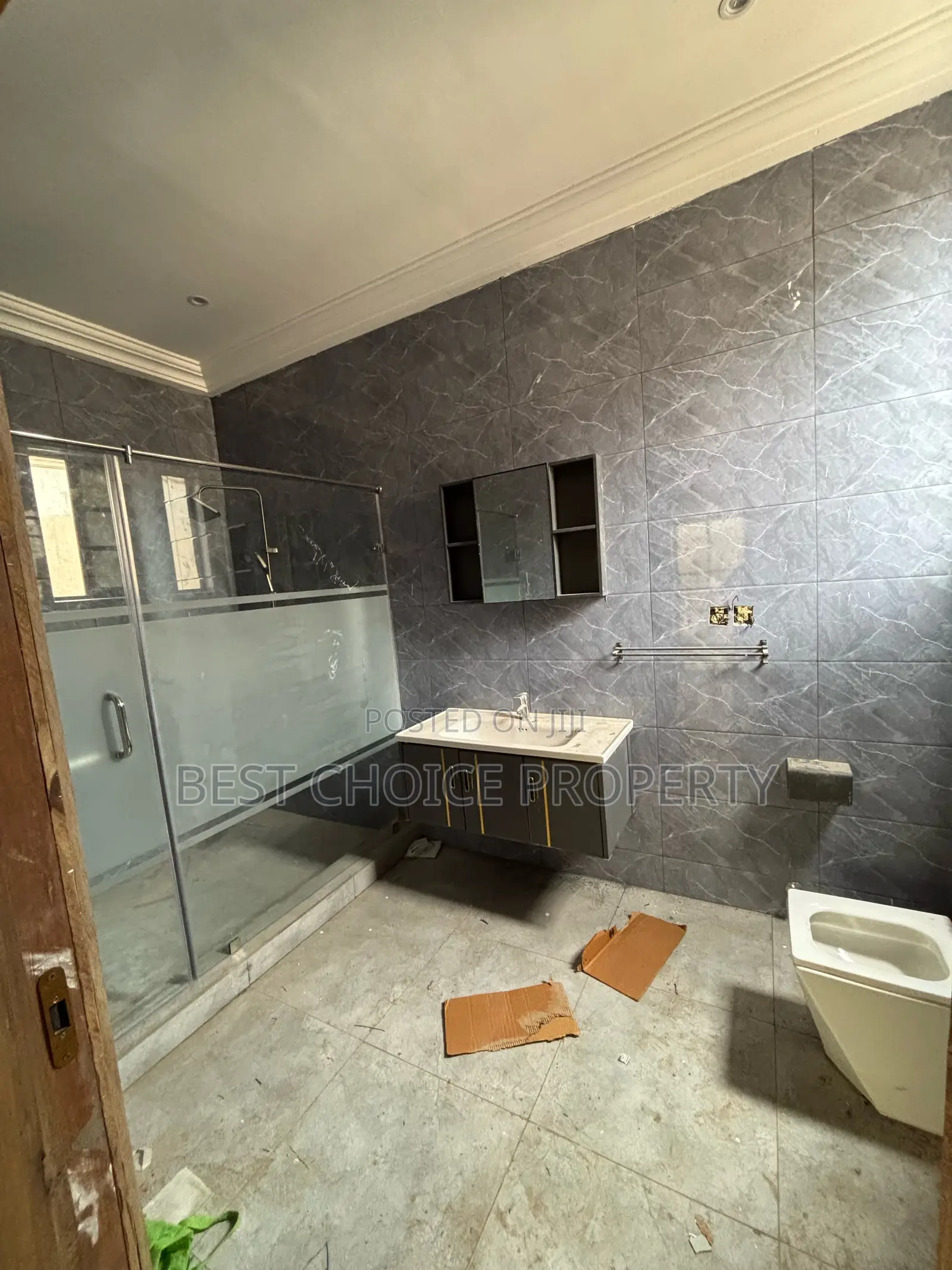 Ex 4 Bedroom House for Sale at Adenta Amrahia