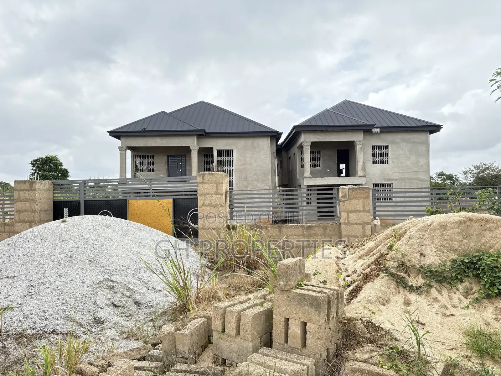 5bdrm House in Sokoban Wood Village, Kumasi Metropolitan for sale