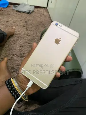 Apple iPhone 6s 16 GB Gold
