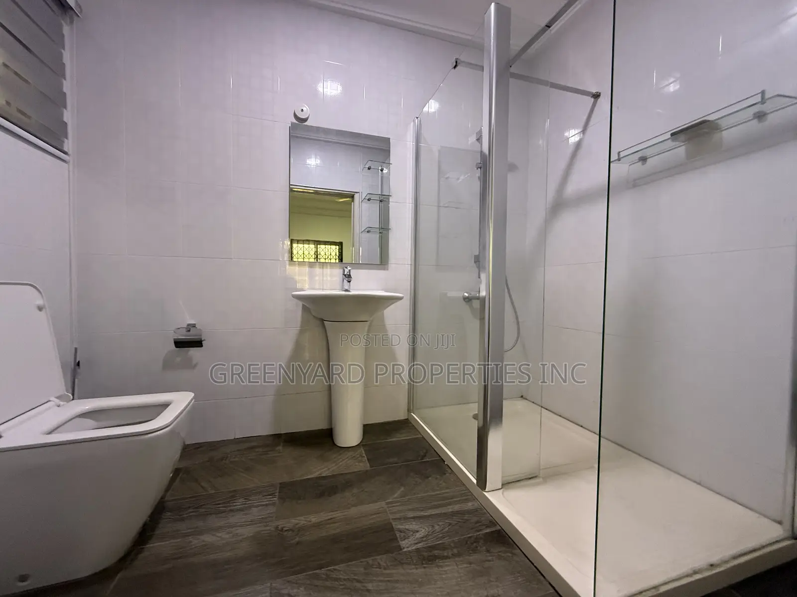 5bdrm House in American House, East Legon for rent