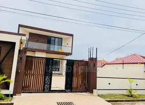 5bdrm House in Oyarifa for sale
