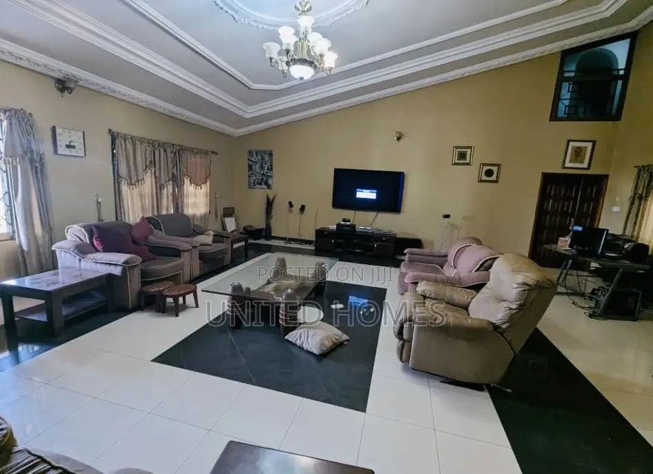 9bdrm House in Tantra Hills for sale
