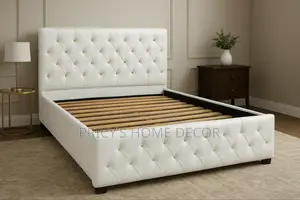 Elegant Queen Size Bedframe 72x75 :: Durable