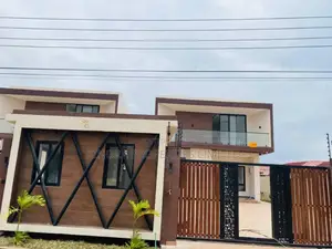 5bdrm Duplex in Oyarifa Crossing for sale