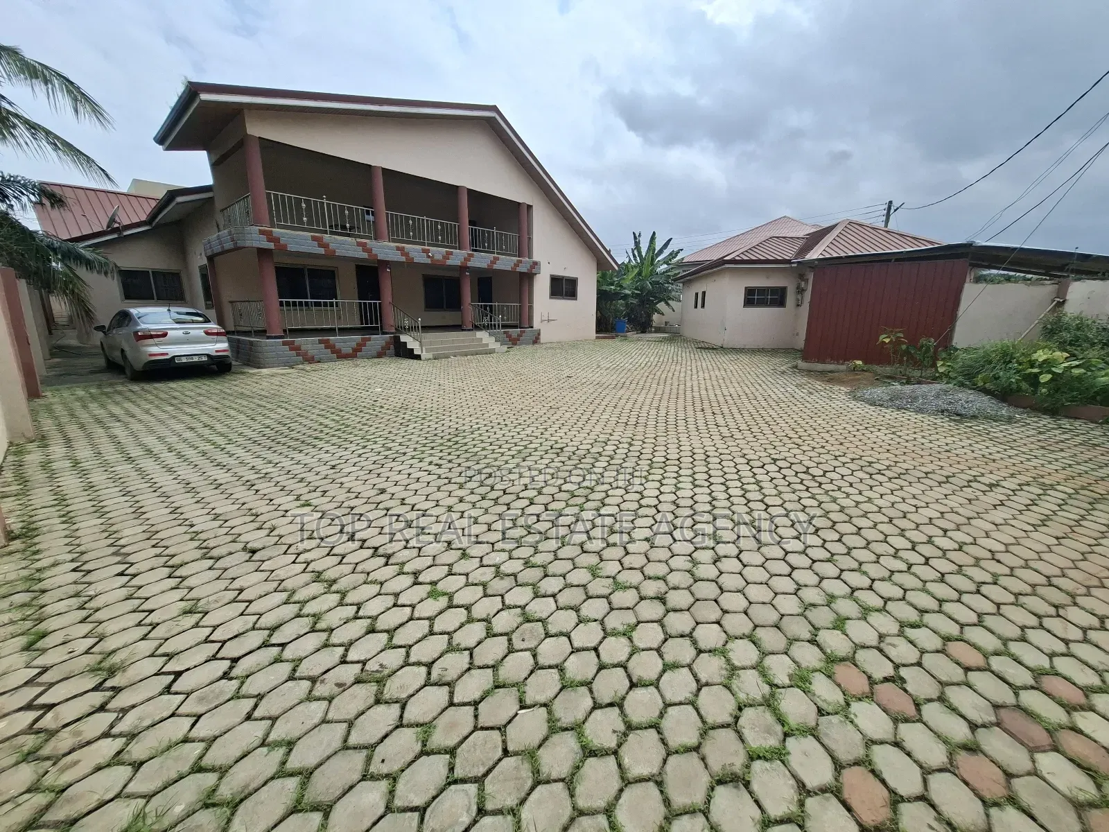6bdrm House in Mangoasi, Dome for sale