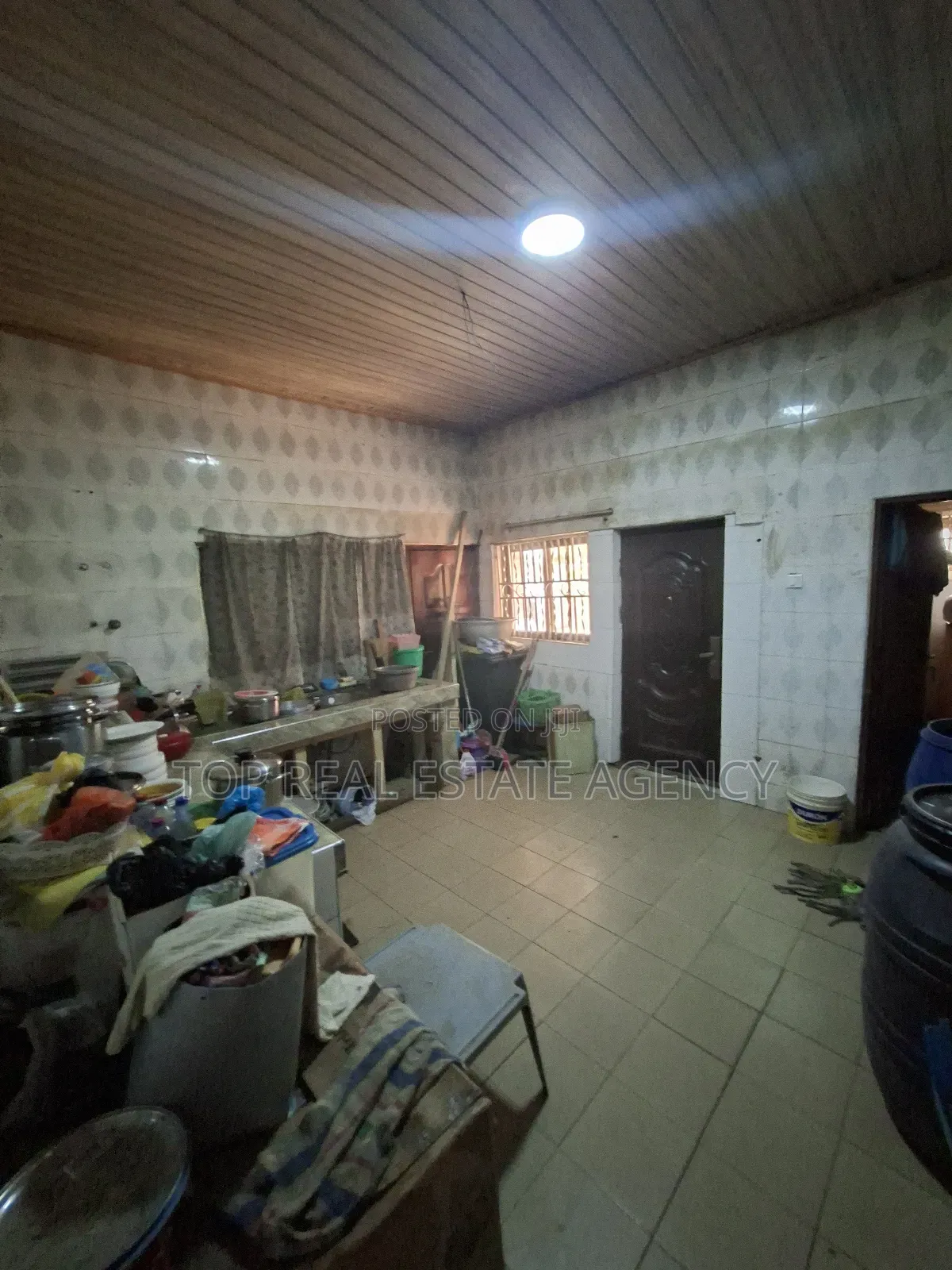 6bdrm House in Mangoasi, Dome for sale