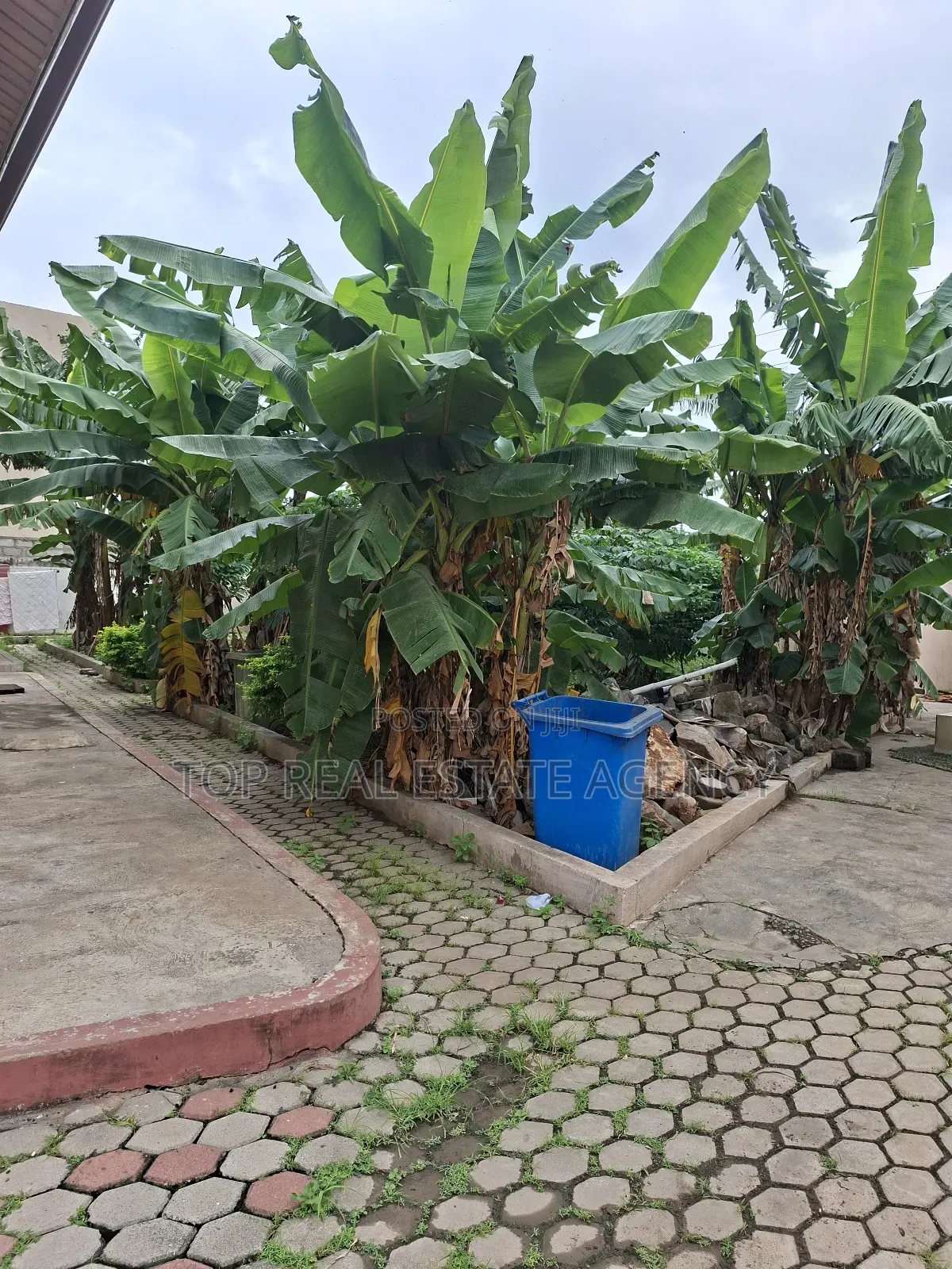 6bdrm House in Mangoasi, Dome for sale