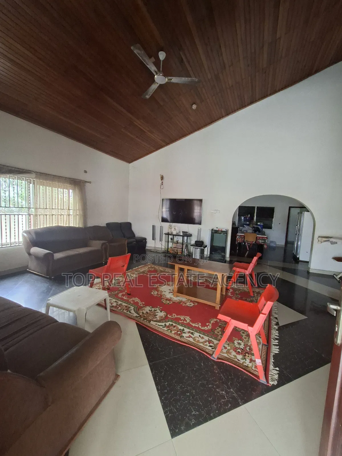 6bdrm House in Mangoasi, Dome for sale