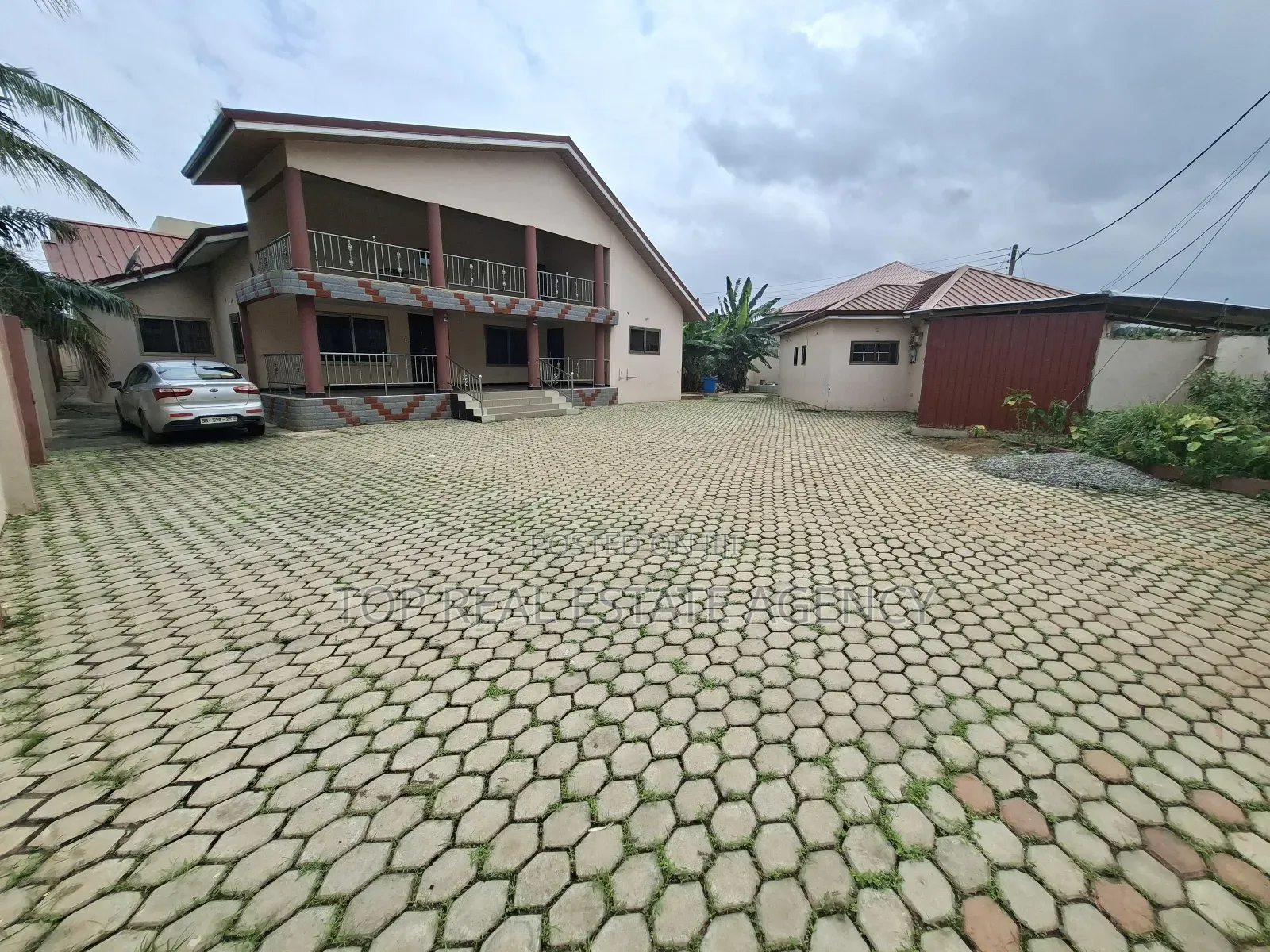 6bdrm House in Mangoasi, Dome for sale