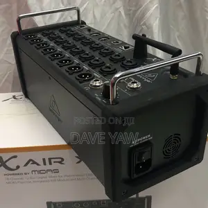 Behringer Xr18