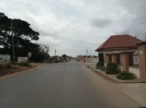 6bdrm House in 6 Bedrooms House For, Kumasi Metropolitan for sale