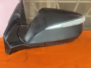 Hyundai Santa Fe 2017 Driver's Side Mirror (Left Side)